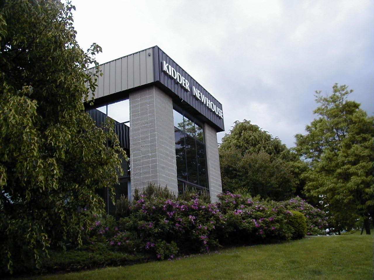 AFFORDABLE OFFICE SUITES